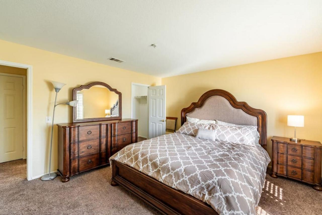 Family-Friendly 4Br Home - Spacious - Great Location Fontana Luaran gambar