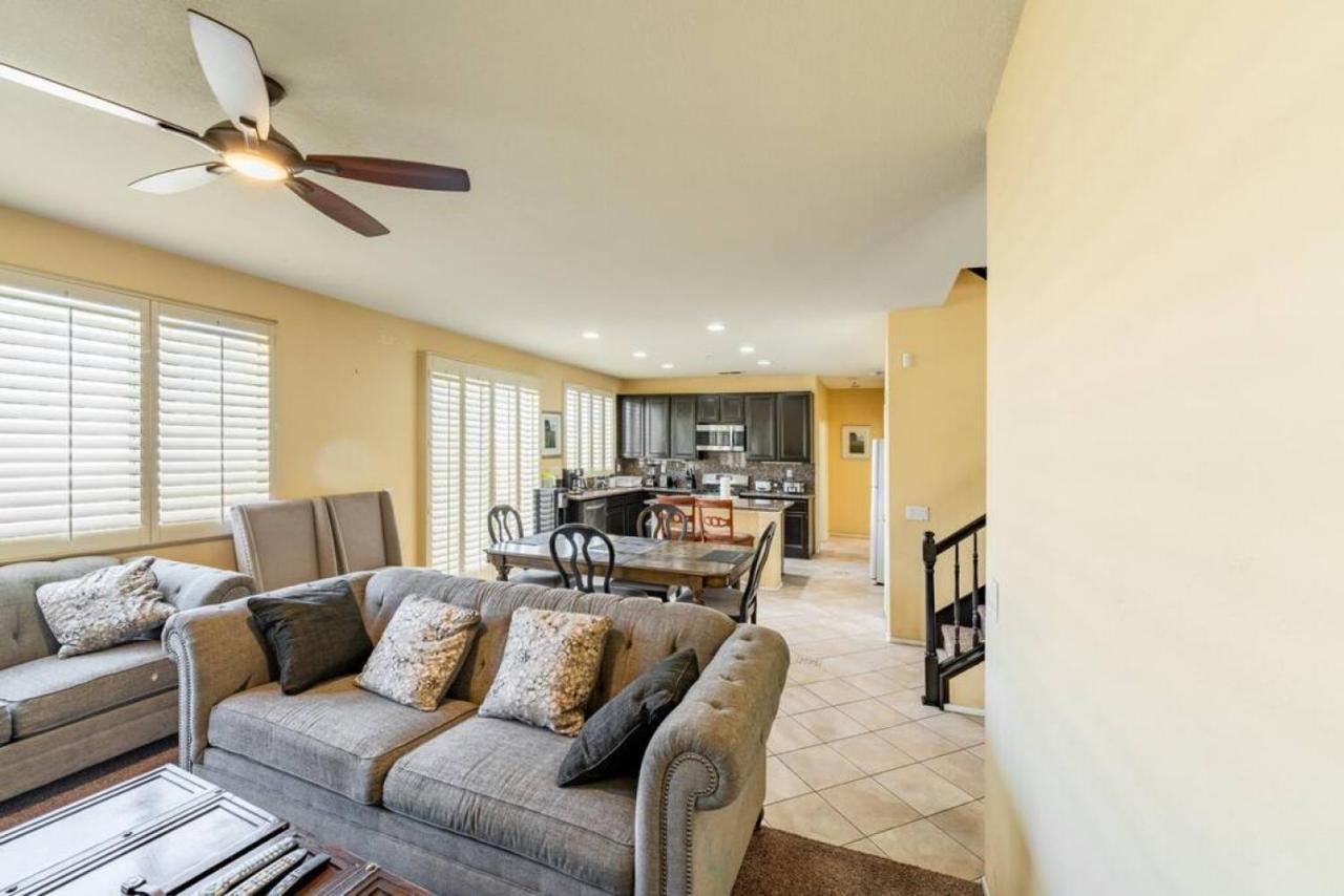 Family-Friendly 4Br Home - Spacious - Great Location Fontana Luaran gambar